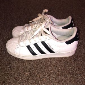 Adidas Sneakers